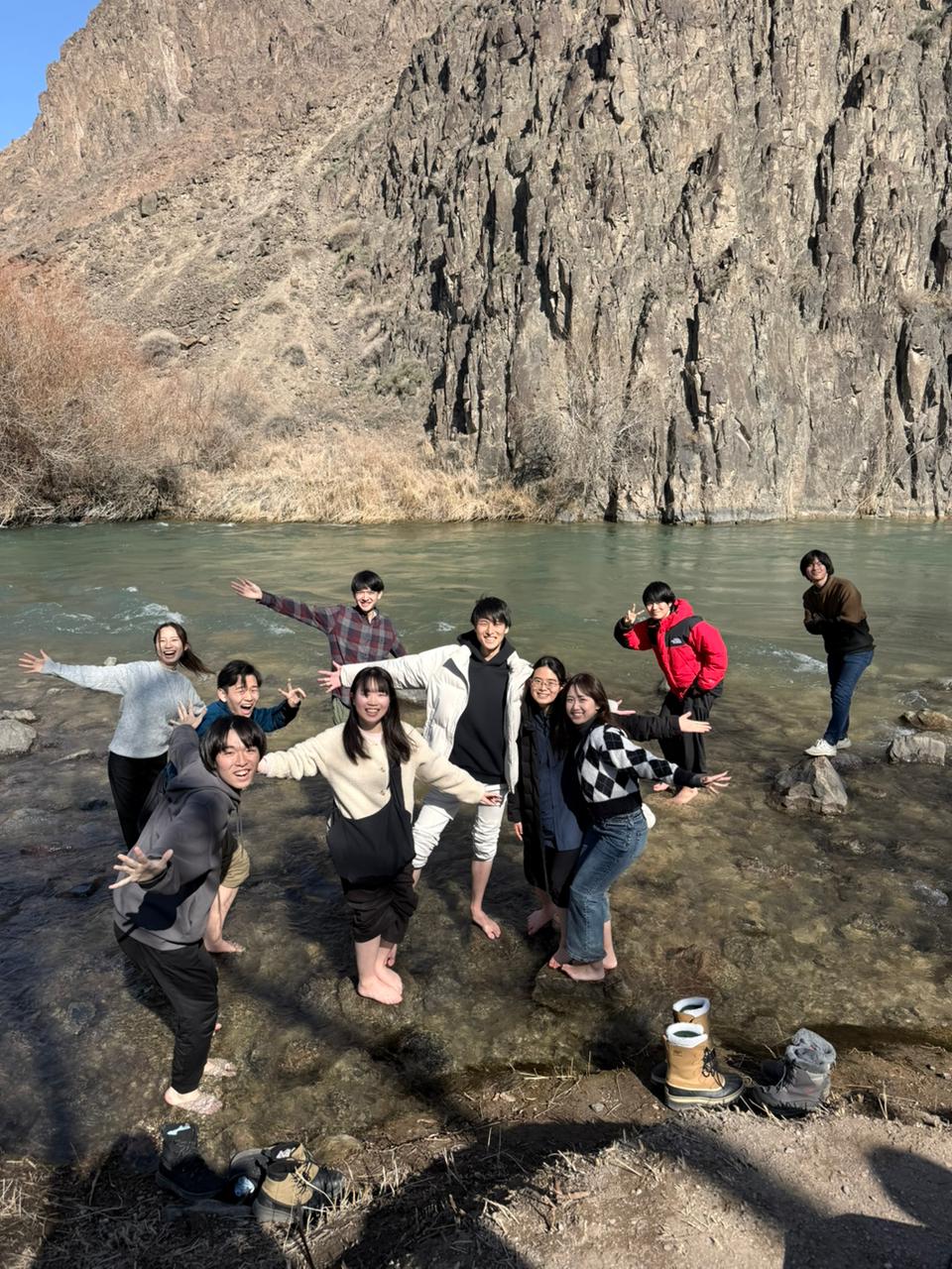 Токио университетінің студенттері Шарын каньонына саяхат жасады